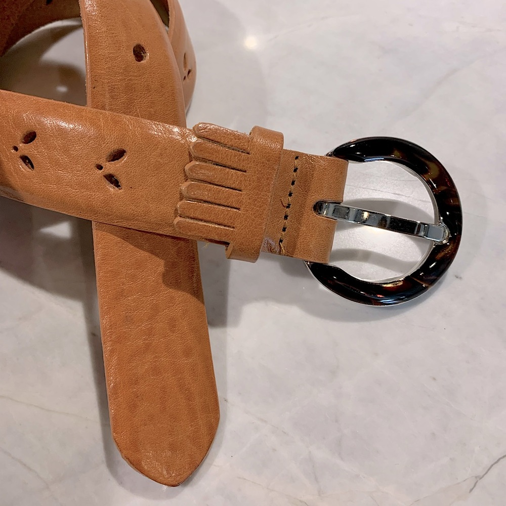 Laudes leather golf belt with cut outs and tortoise buckle and fringe  Size M